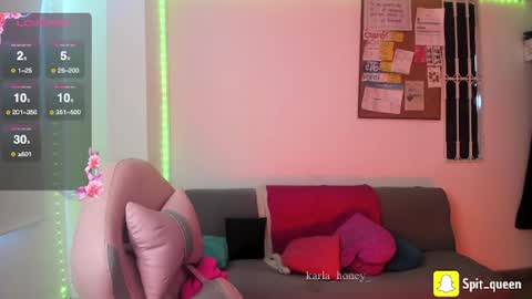 Snapshot of karla_honey_ chatting on 06/23/26, 01:31 Karla online show from 06/23/26, 01:31