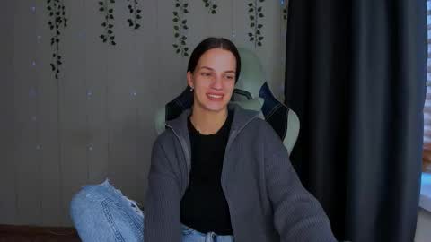 Snapshot of karla_lim chatting on 10/15/25, 10:26 karla_lim online show from 10/15/25, 10:26