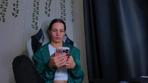 Snapshot of karla_lim chatting on 10/18/25, 10:32 karla_lim online show from 10/18/25, 10:32