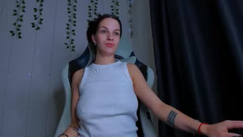 Snapshot of karla_lim chatting on 11/01/25, 08:49 karla_lim online show from 11/01/25, 08:49