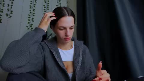 karla_lim online show from 11/21/25, 09:13