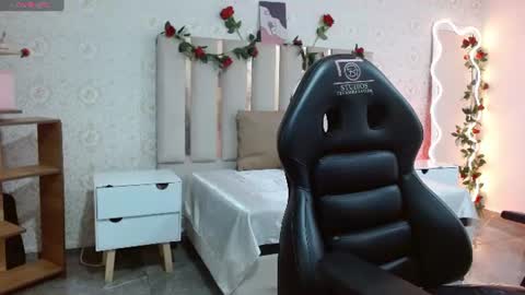 karla_tay1 online show from 07/25/26, 11:41