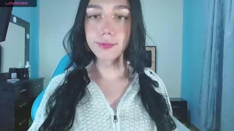 Snapshot of karla_zambrano chatting on 11/12/25, 09:25 karla online show from 11/12/25, 09:25