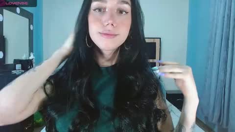 Snapshot of karla_zambrano chatting on 11/14/25, 07:56 karla online show from 11/14/25, 07:56