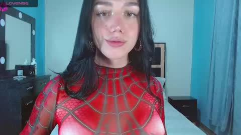 Snapshot of karla_zambrano chatting on 11/15/25, 09:54 karla online show from 11/15/25, 09:54