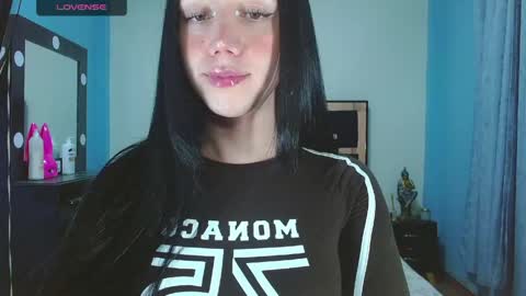 Snapshot of karla_zambrano chatting on 04/14/26, 11:44 karla online show from 04/14/26, 11:44