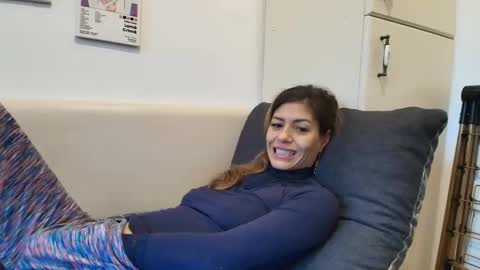 Crystyna online show from 11/21/25, 07:51