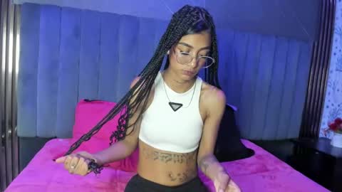 karlaslutskinny__ online show from 05/21/26, 08:27