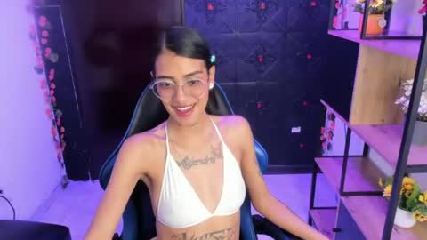 karlaslutskinny__ online show from 07/19/26, 06:00