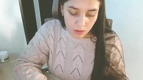 Snapshot of karlie_kloy chatting on 09/17/25, 03:24 kloy online show from 09/17/25, 03:24