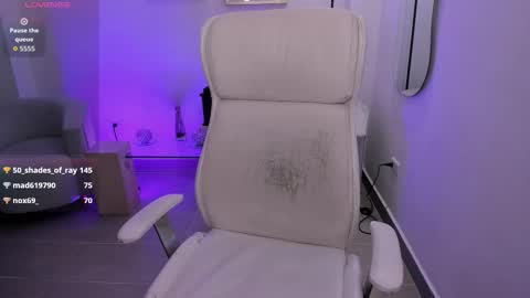 Snapshot of karliie_kloss_ chatting on 09/22/25, 07:10 karliie kloss   online show from 09/22/25, 07:10