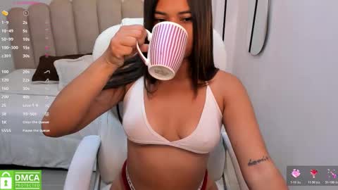 Snapshot of karliie_kloss_ chatting on 11/20/25, 04:56 karliie kloss online show from 11/20/25, 04:56