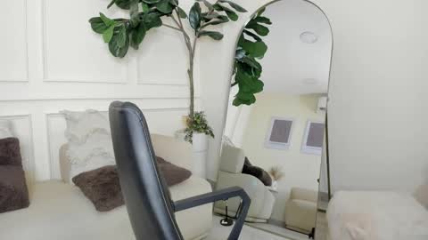 karlla_brown online show from 11/21/25, 05:33