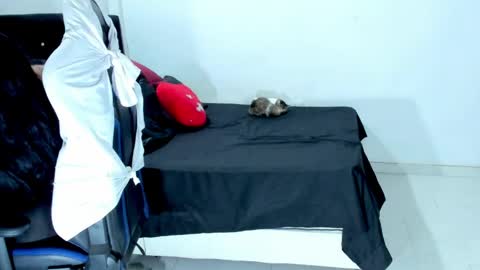 Snapshot of karly_shiine_ chatting on 06/09/26, 12:11 karly. online show from 06/09/26, 12:11