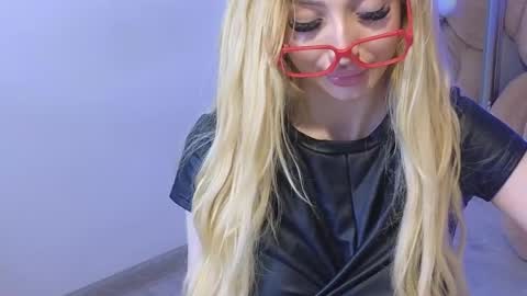 Snapshot of karmaarms chatting on 03/07/26, 03:09 Julia online show from 03/07/26, 03:09