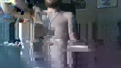 Snapshot of karnyx3 chatting on 11/22/25, 11:42 Karlos Montoya online show from 11/22/25, 11:42