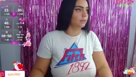 Snapshot of karol_09 chatting on 01/05/25, 01:35 karol 09 online show from 01/05/25, 01:35