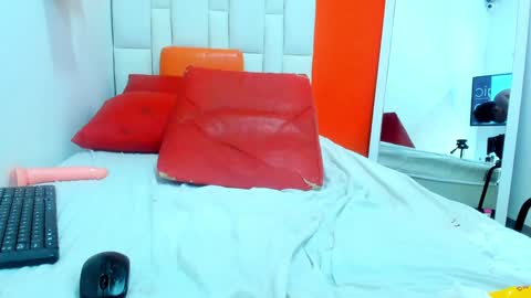 Karolina online show from 02/06/25, 05:51