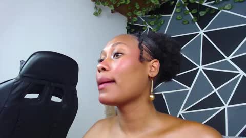 Karol  online show from 10/10/25, 07:46