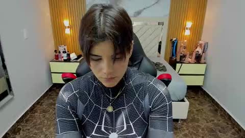 Karol and Luna online show from 10/31/25, 07:48