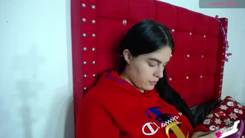 Snapshot of karolay_su chatting on 01/08/25, 04:02 ARIANNA  online show from 01/08/25, 04:02