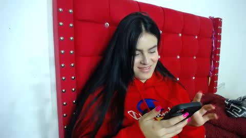 Snapshot of karolay_su chatting on 02/24/25, 04:49 ARIANNA  online show from 02/24/25, 04:49