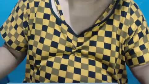 karolbb online show from 01/02/25, 02:33