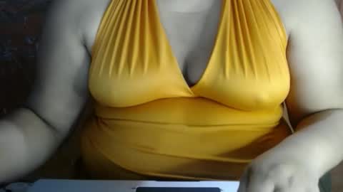 Snapshot of karolbb21 chatting on 12/22/25, 11:18 karolbb21 online show from 12/22/25, 11:18