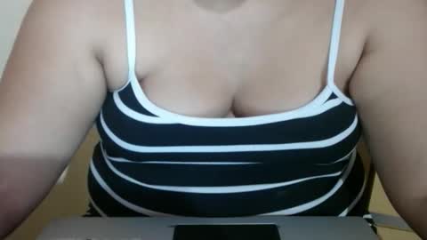 Snapshot of karolbb21 chatting on 02/12/26, 01:28 karolbb21 online show from 02/12/26, 01:28