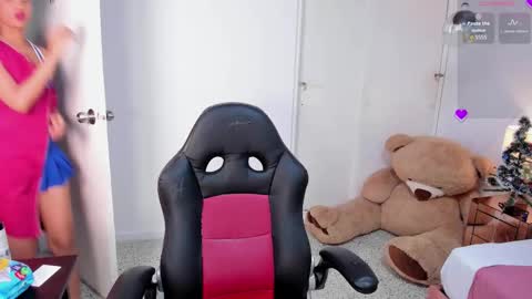 Karol  online show from 12/01/25, 01:49