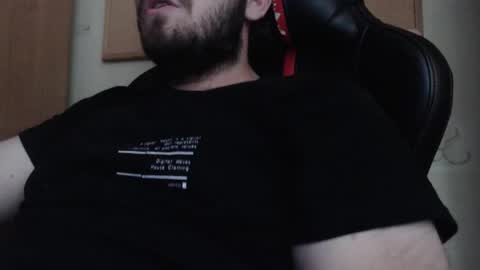 Snapshot of karolhorny96 chatting on 10/05/25, 02:04 Karol online show from 10/05/25, 02:04