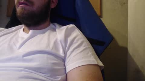 Snapshot of karolhorny96 chatting on 10/11/25, 09:35 Karol online show from 10/11/25, 09:35