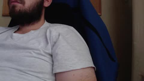 Snapshot of karolhorny96 chatting on 10/12/25, 01:43 Karol online show from 10/12/25, 01:43