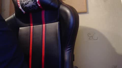 Karol  online show from 11/25/25, 03:01