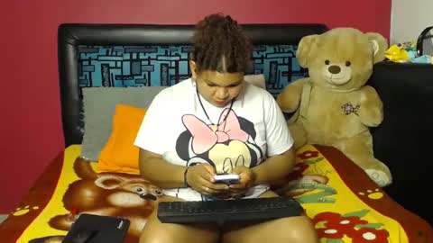 Snapshot of karolhot916 chatting on 01/21/25, 12:04 karol online show from 01/21/25, 12:04