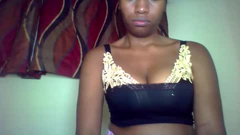 Snapshot of karoliee chatting on 06/04/26, 05:19 karoliee online show from 06/04/26, 05:19