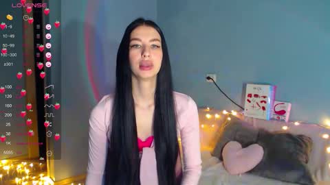 Kira online show from 09/12/25, 02:33