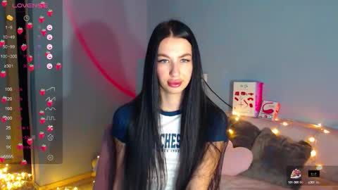 Kira online show from 09/13/25, 02:22