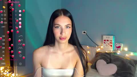 Snapshot of karolina_hottie_ chatting on 02/03/26, 02:53 Kira online show from 02/03/26, 02:53