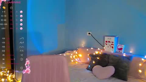 Snapshot of karolina_hottie_ chatting on 03/12/26, 02:50 Kira online show from 03/12/26, 02:50