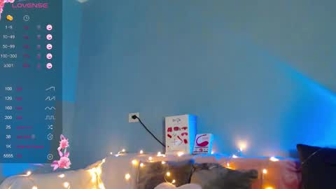 Snapshot of karolina_hottie_ chatting on 03/21/26, 02:38 Kira online show from 03/21/26, 02:38