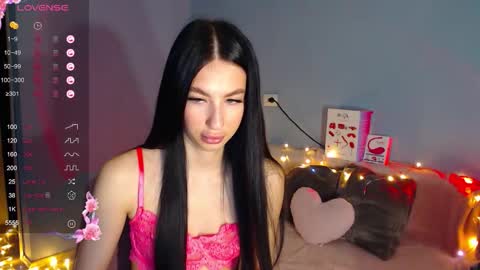 Snapshot of karolina_hottie_ chatting on 03/26/26, 02:28 Kira online show from 03/26/26, 02:28
