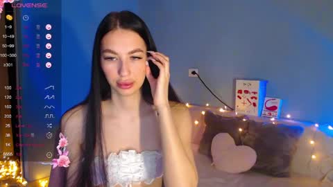 Snapshot of karolina_hottie_ chatting on 04/13/26, 02:06 Kira online show from 04/13/26, 02:06
