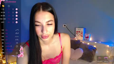 Snapshot of karolina_hottie_ chatting on 04/17/26, 02:14 Kira online show from 04/17/26, 02:14