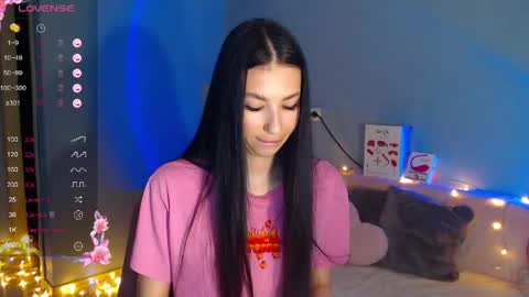 Snapshot of karolina_hottie_ chatting on 05/19/26, 01:56 Kira online show from 05/19/26, 01:56