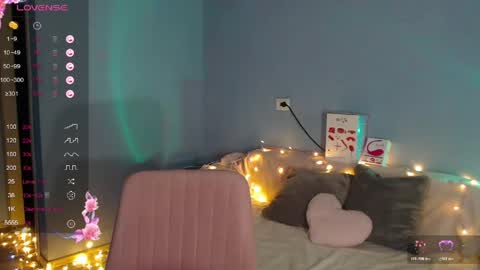 Snapshot of karolina_hottie_ chatting on 05/21/26, 02:18 Kira online show from 05/21/26, 02:18