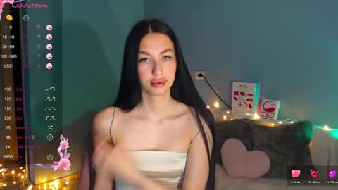 Snapshot of karolina_hottie_ chatting on 05/28/26, 01:47 Kira online show from 05/28/26, 01:47