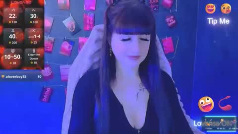 Caroline online show from 02/06/26, 07:02