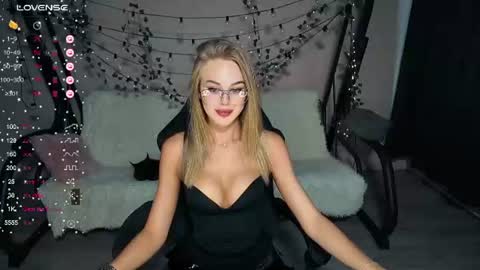 KarolinaHayes online show from 07/07/26, 04:33