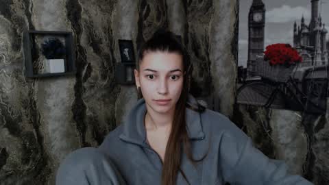 Karolina online show from 12/19/24, 10:32